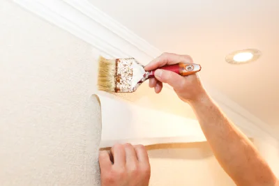 Pose de papier peint à Minot — revêtements muraux et toiles de verre